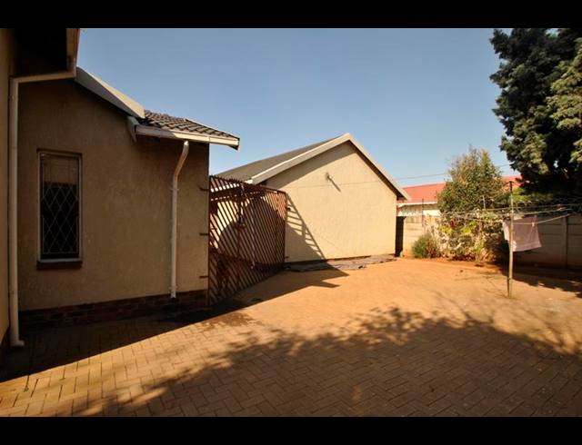 4 BEDROOM HOUSE FOR SALE IN GROENEWEIDE